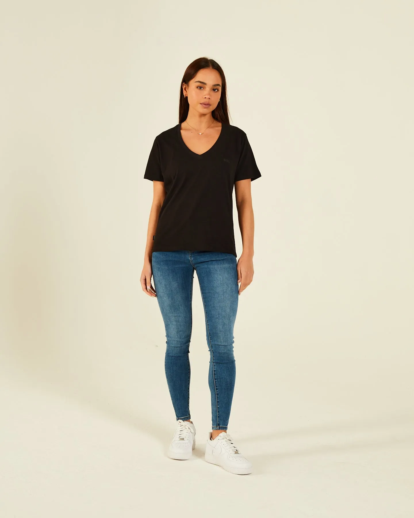 Elisa Basic V Neck Tee Black