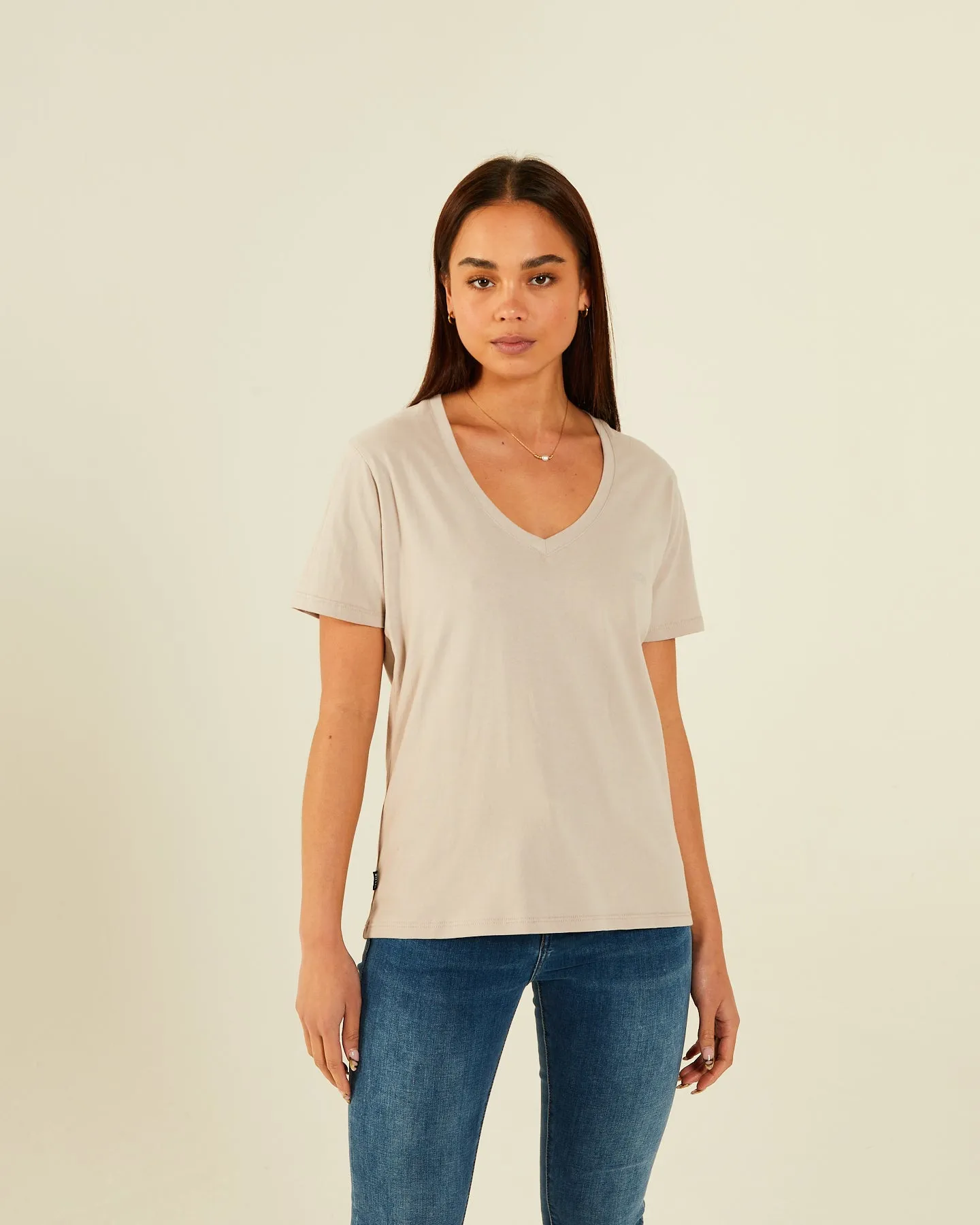 Elisa Basic V Neck Tee Warm Stone