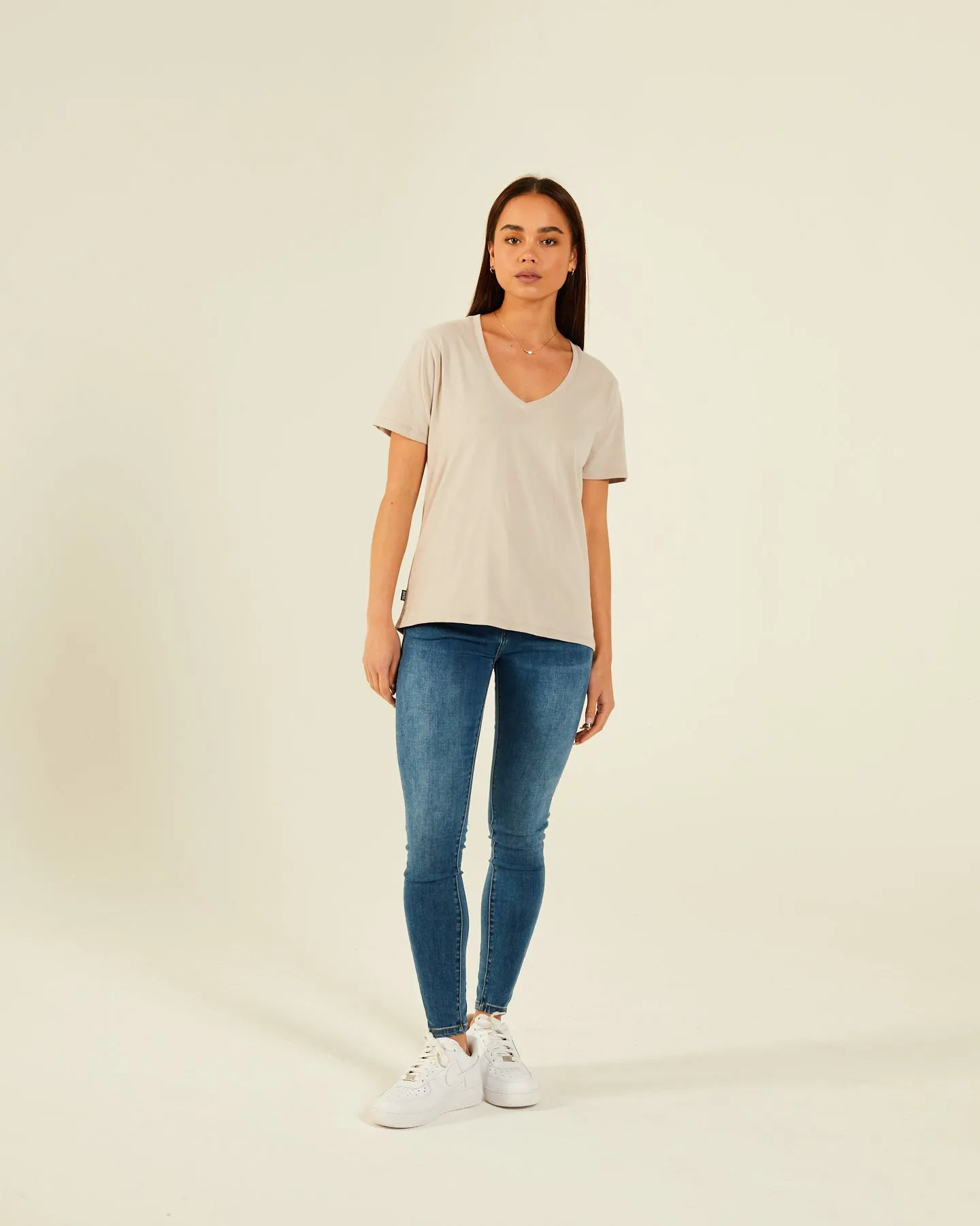 Elisa Basic V Neck Tee Warm Stone