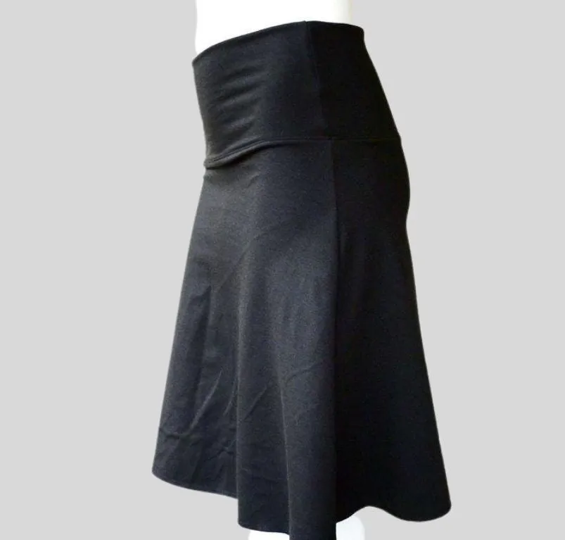 Short aline cotton or wool skirt